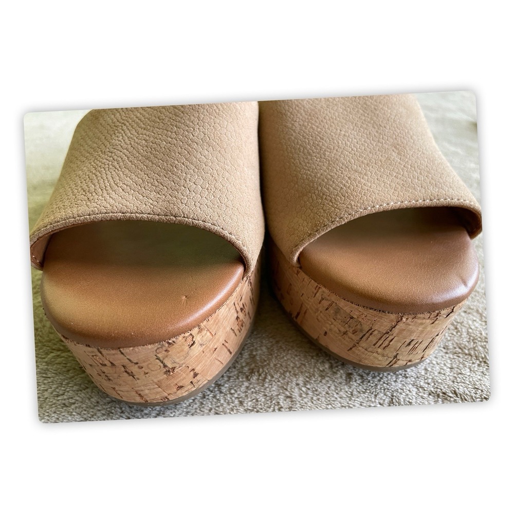 Michael by Michael Shannon Cork Wedge Sandals Womens 7 Tan Suede - Picture 5 of 7